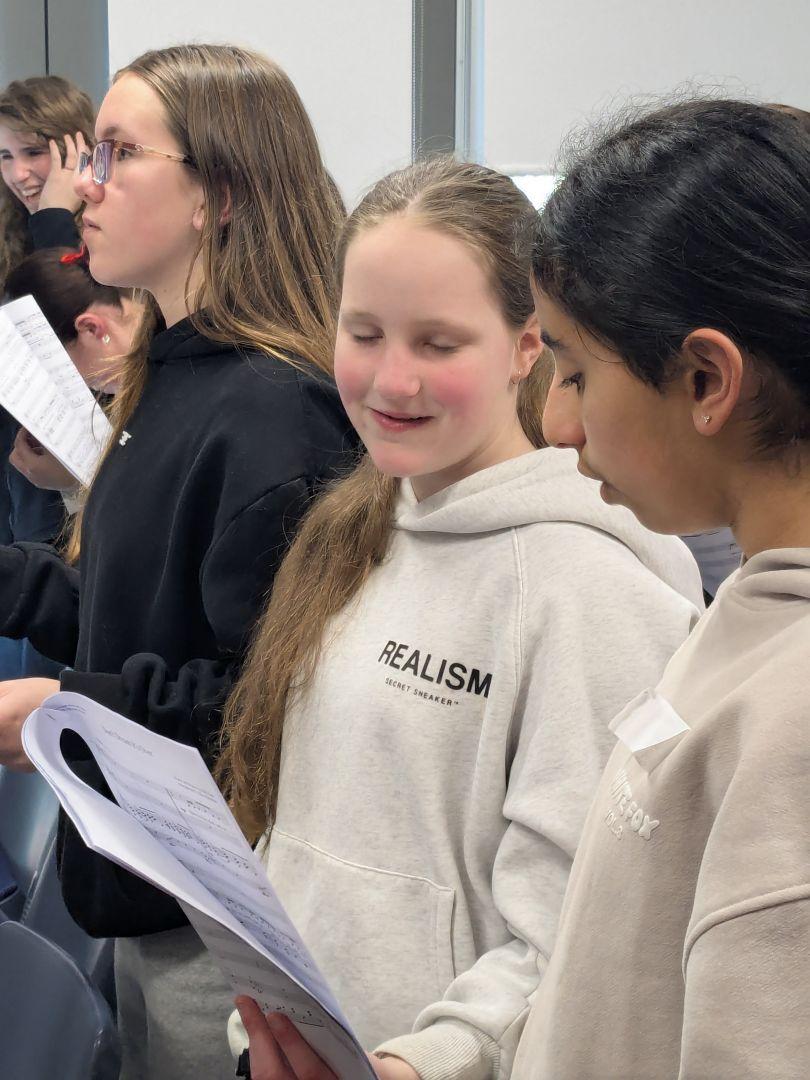 PXL 20250811 050848678 MP