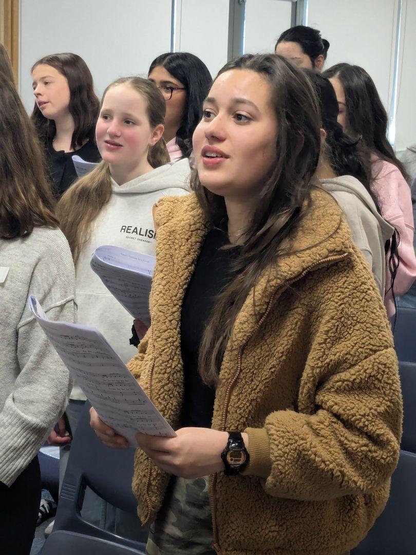 PXL 20250811 050905645 MP