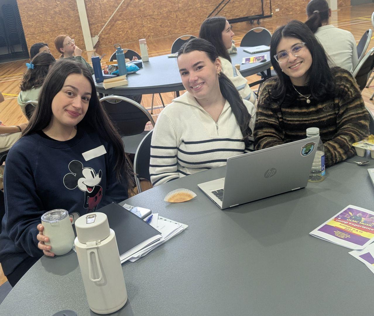 PXL 20250812 002320415